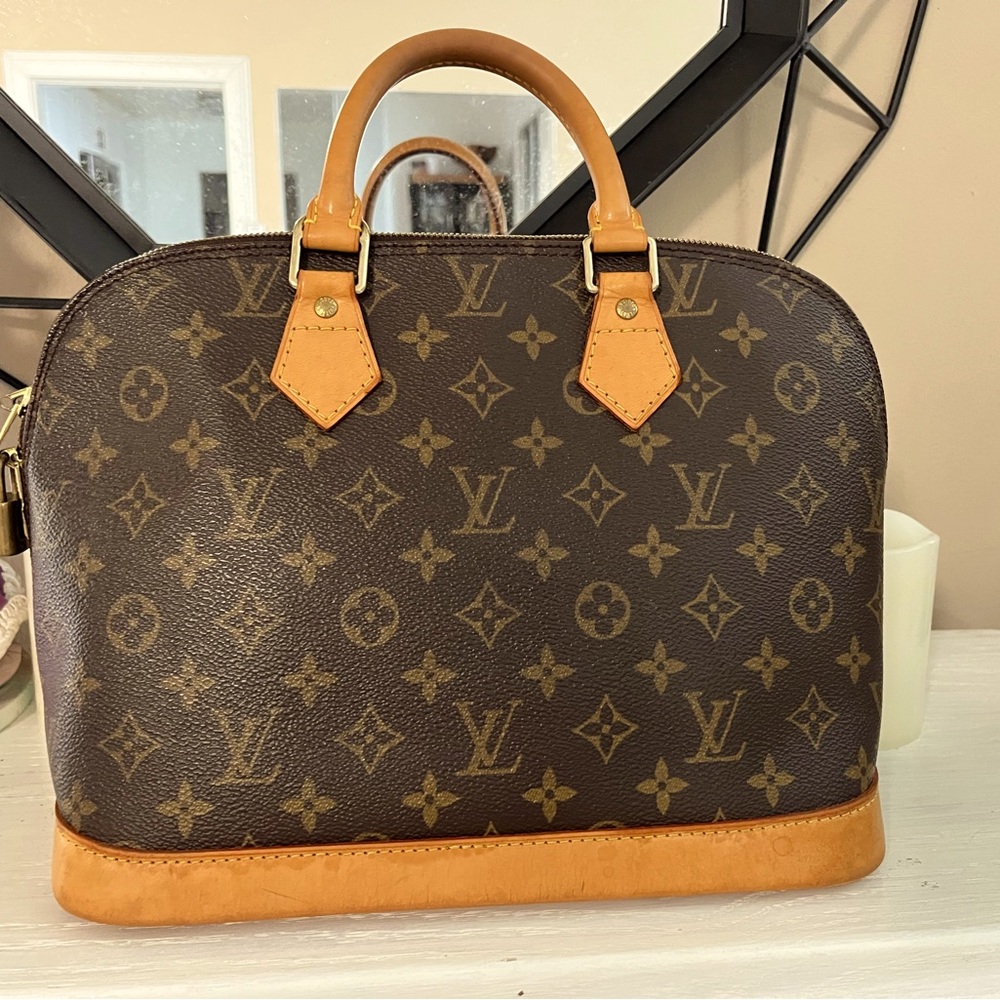 COPY - 💯 Authentic Beautiful 😍lLouis Vuitton Alma PM